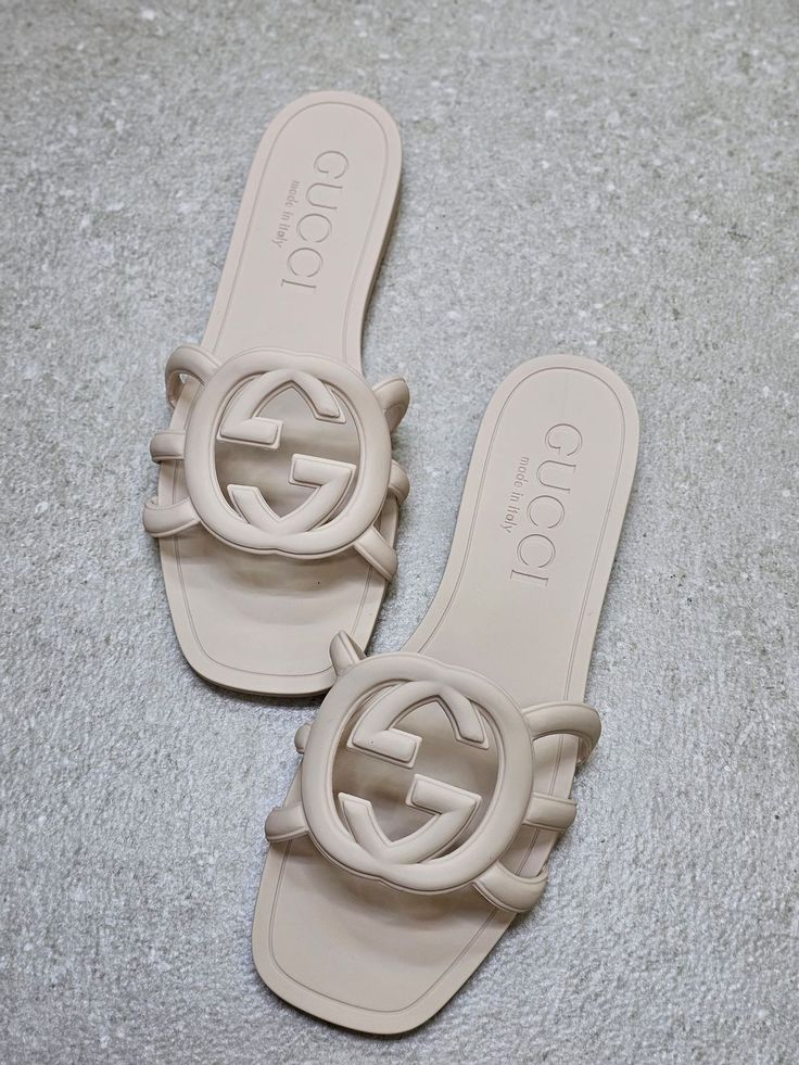 White Flat Summer Slippers with Interlocking GG Logo