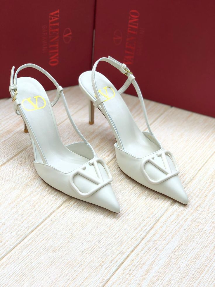 Designer Rockstud Leather Heel