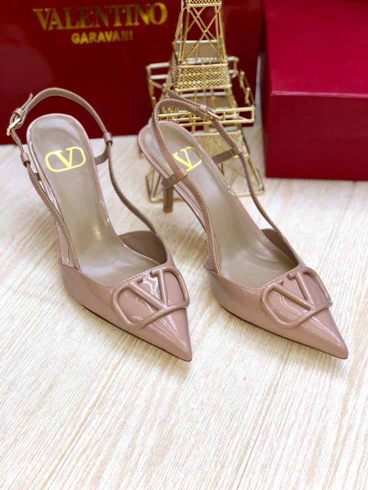 Designer Rockstud Leather Heel